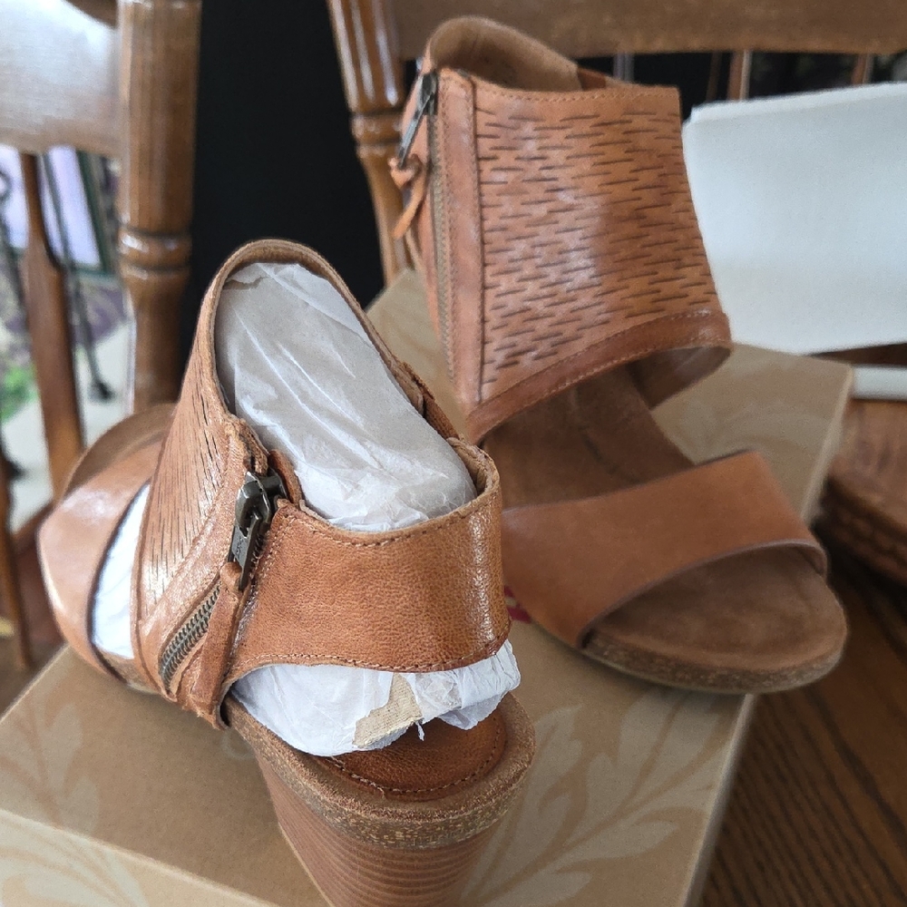 Sofft Brown Leather Wedge Sandals